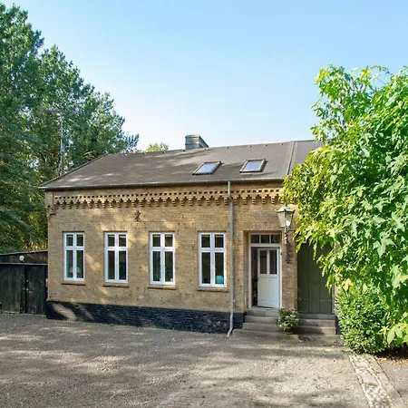 Semesterbostad Stunning In With Kitchen