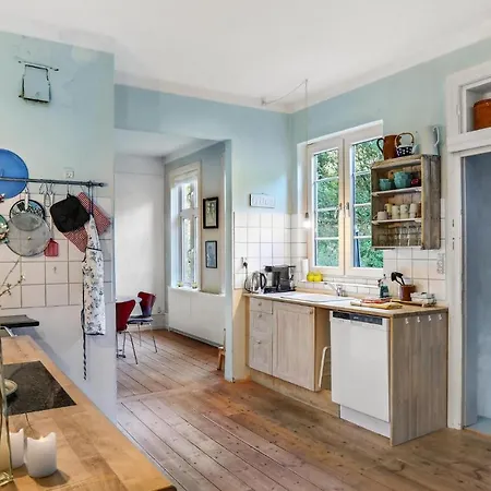 Stunning In With Kitchen